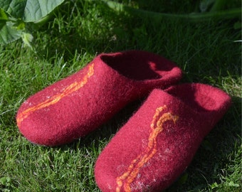 Handmade wool felted slippers with soles -bordo