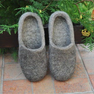 Eco friendly grey felted slippers image 1