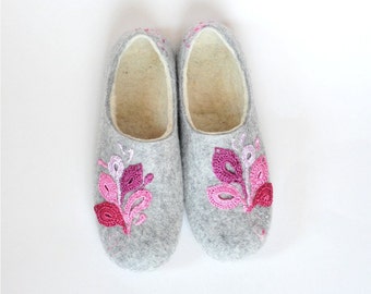 Felted slippers with handmade lace