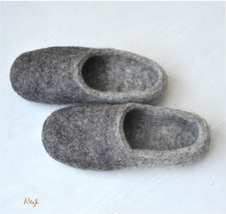 Eco friendly grey felted slippers image 2