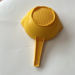Tupperware 1 quart strainer