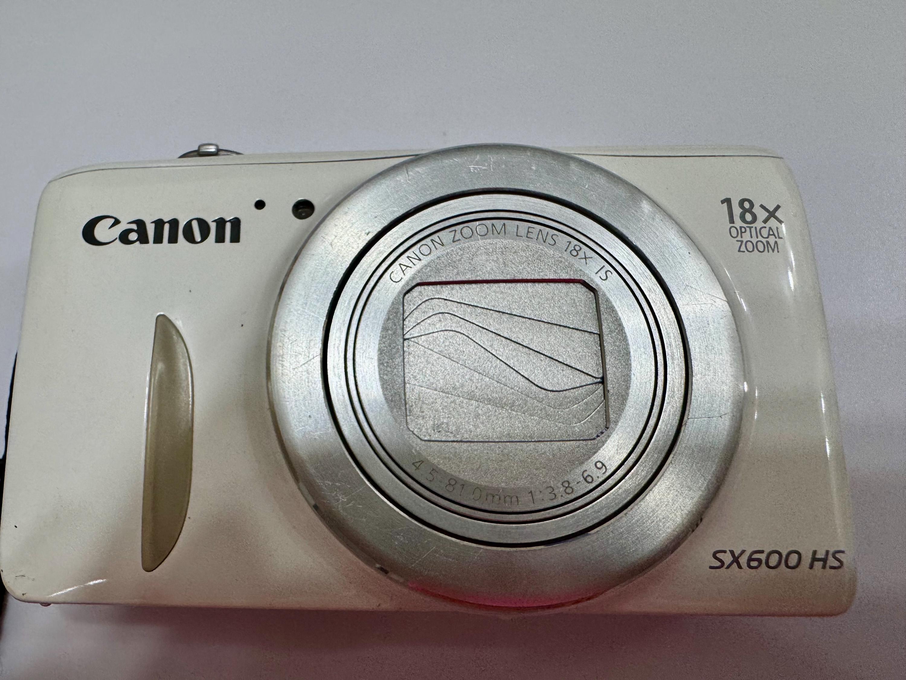 Rare White Canon Powershot SX600 HS Digital Camera Bundle - 16.0MP 