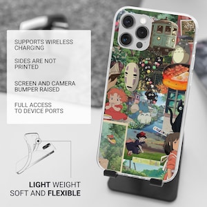 Puede incluir: Funda transparente para tel&eacute;fono con un collage de personajes de anime coloridos. La funda est&aacute; sobre un soporte negro. El texto en la funda dice: "SUPPORTS WIRELESS CHARGING", "SIDES ARE NOT PRINTED", "SCREEN AND CAMERA BUMPER RAISED", "FULL ACCESS TO DEVICE PORTS", "LIGHT WEIGHT SOFT AND FLEXIBLE".