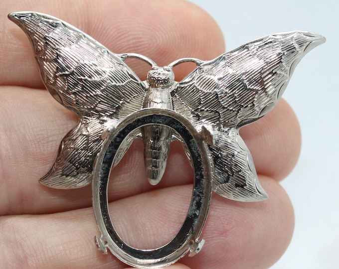 Silver Plated Butterfly Brooch: 18x25mm Stone Setting - Pk of 3