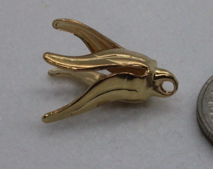Pepper Shaped Bell Cap - Four Prongs - Gold Plated - Package of 36