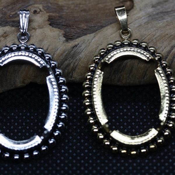 Oval Pendant with Black Inlay  18 x 25 mm Pendants - Available in Gold or Silver  Pack of 3