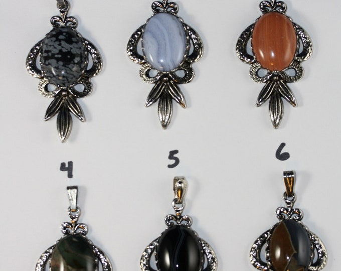 Sasha Antique Silver Plated Pendant with 18 x 25 Cabochon