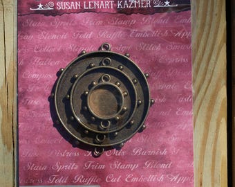 Spellbinders Hobnail Round Bezels – Antique Bronze Tone Pendant Findings (3 Pack)