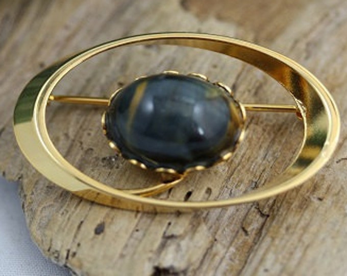 Oval Orbital Brooch with 13 x 18mm Tiger Eye Cabachon - Item 425