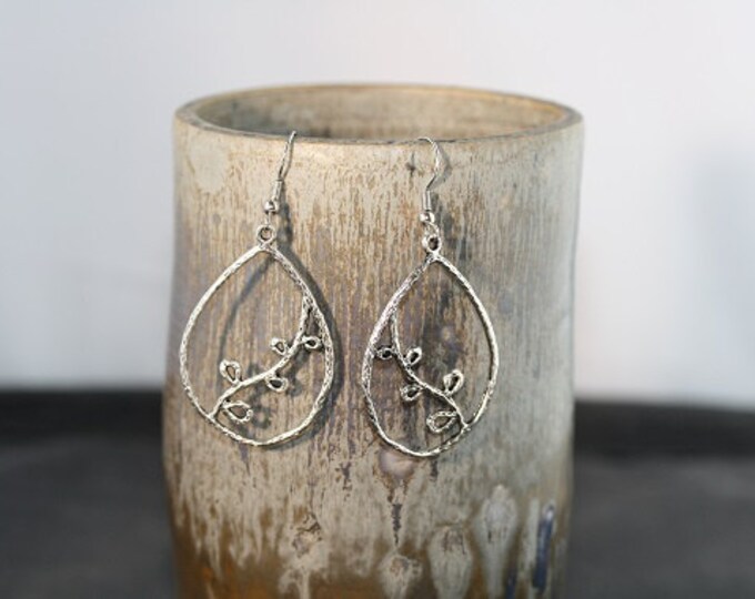Silver Plated Teardrop Vine Earrings - Item 1397