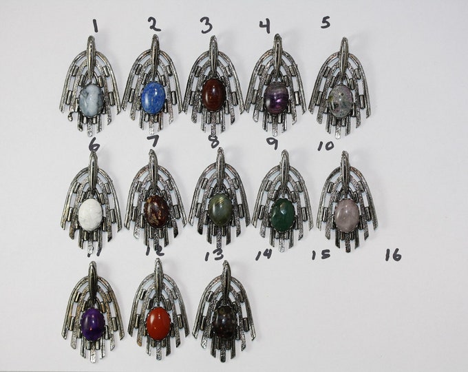 Silver Water Spray Pendant with 13 x 18 mm Gemstone Cabochon