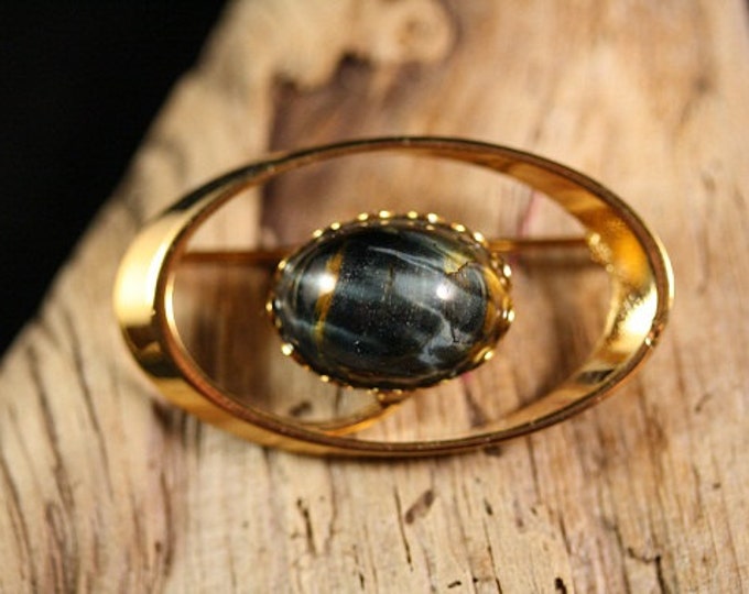 Oval Orbital Brooch with 13 x 18mm Tiger Eye Cabachon - Item 425