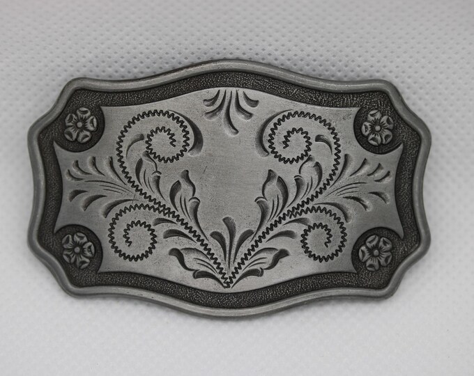 Four Clover Antique Silver Plated with Black Background