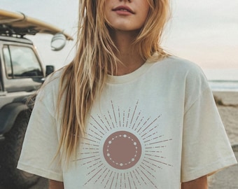 Comfort Colors Sun T-Shirt – Boho Surfer Style Luce Tee – Minimalist Beach Self Care