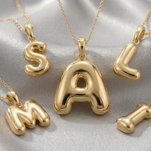 14K guldpläterat halsband med puffade initialer • 3D-bubblabokstavshänge • Tjock alfabetsberlock