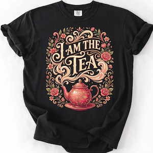 Camiseta Comfort Colors® con estampado floral y tetera divertida para amantes del té, camiseta para amantes del té, camiseta con tetera original, camiseta con estampado floral estilo cottagecore.
