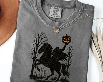 Comfort Colors® Huvudlös Ryttare Halloween T-shirt, läskig höstskräckgrafik t-shirt, läskig oktoberkostym present