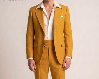 Traje de hombre de los años 70, estilo retro disco, color mostaza, dos piezas, inspiración vintage, pantalón ancho acampanado.