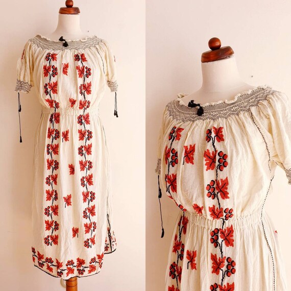 Vintage Romanian Peasant Dress - 1970's Embroidere