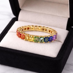 Anillo de eternidad con zafiro talla princesa arcoíris, anillo de plata 925, banda de zafiro arcoíris, banda de eternidad completa, regalos para ella.