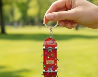 Llavero acrílico personalizado de patineta, llavero plano 2D con nombre personalizado de patinador rojo, regalo para adolescentes, niños y amigos.