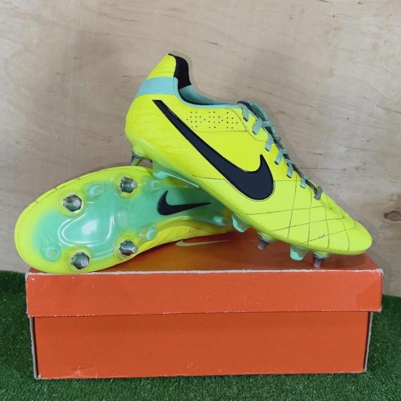 nike tiempo 750 football boots