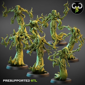 Peut inclure: Six figurines de monstres verts stylisés, avec des bras en forme de tentacules et des robes fluides. Les figurines sont présentées dans différentes poses, certaines avec les bras levés. Le texte "PRESUPPORTED STL" est en bas.