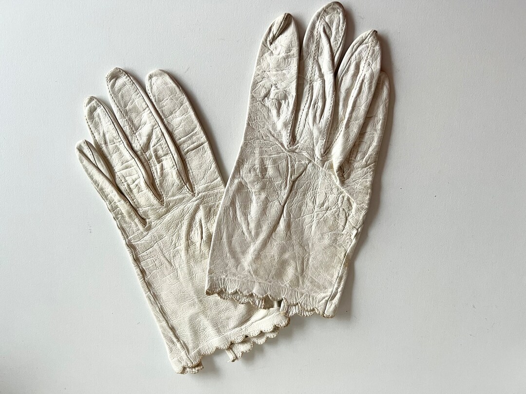 Vintage Gloves, White Kid Goat Leather, Made in Philippines, Size 6.5