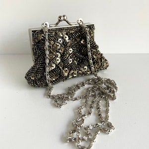 sac à main à paillettes vintage, petit sac à main, chaîne, vert olive, fermoir en argent, sac de soirée, sac à main de diplômé, remise des diplômes, mariage, sortie en boîte, nouvel an