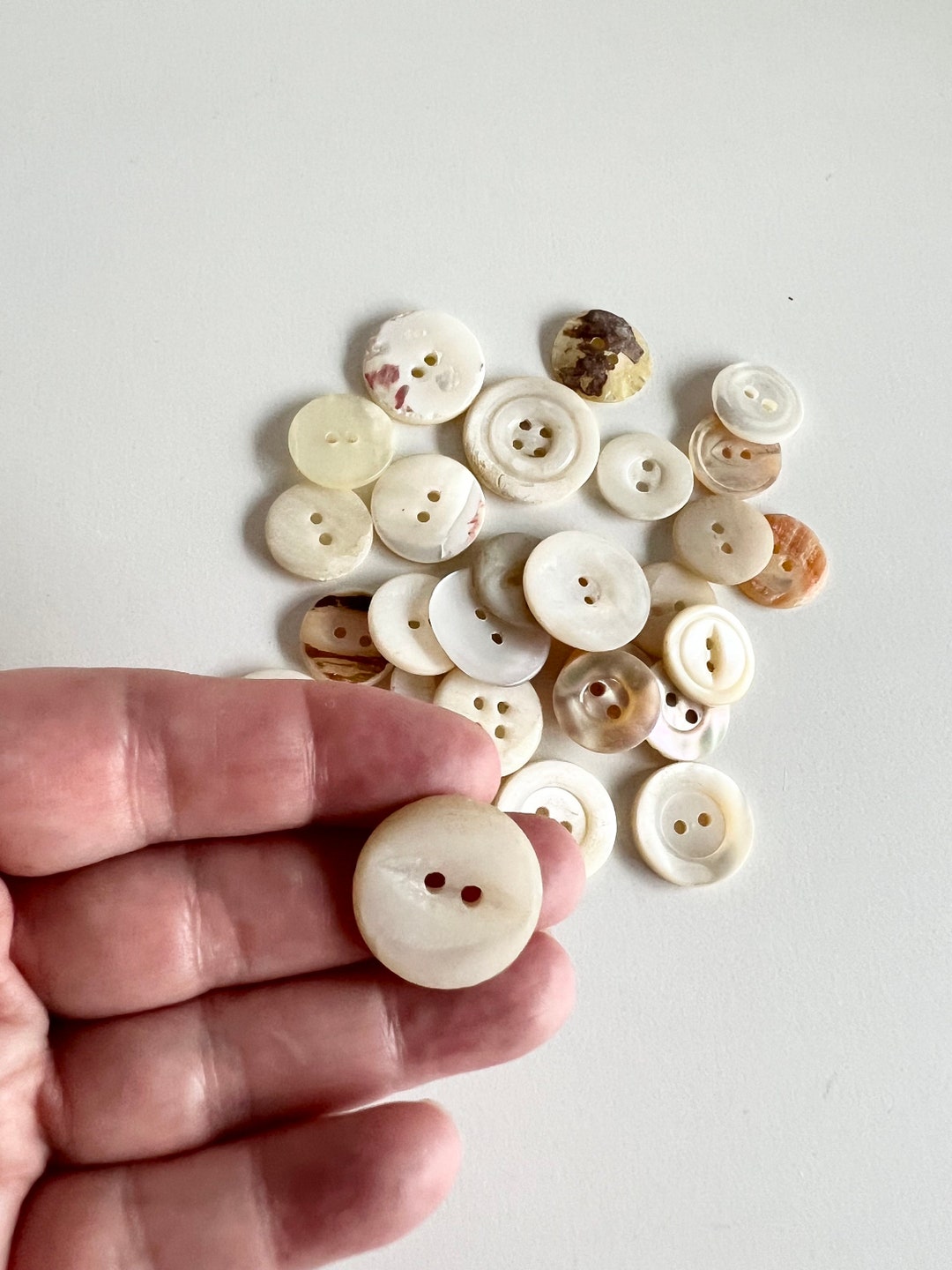 28 Large 2 Hole Vintage Shell Buttons, MOP, Mother of Pearl, 28 Count ...