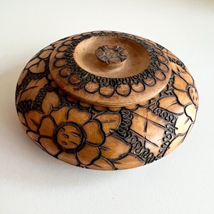 Folk Art Trinket or Ring Box, Wood with Floral Pyrography Decoration, Round Dish with Lid, Columbian Hand turned, Made in Columbia