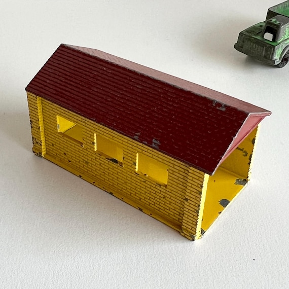 マッチボックス　レズニー　No.3 ガレージ Vintage Matchbox Lesney Garage: 1960s Die Cast Accessory Pack No 3
