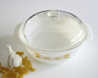 Casserole Dish, Fire King, Mid-century, Wheat Pattern, Round, with Clear Lid, 1.5 Quart, Medium, Yellow and White