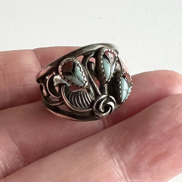Navajo Ring, Inlay Turquoise and Red Coral, Sterling Silver, Native American, Size US 5.5, Detailed Feather Design