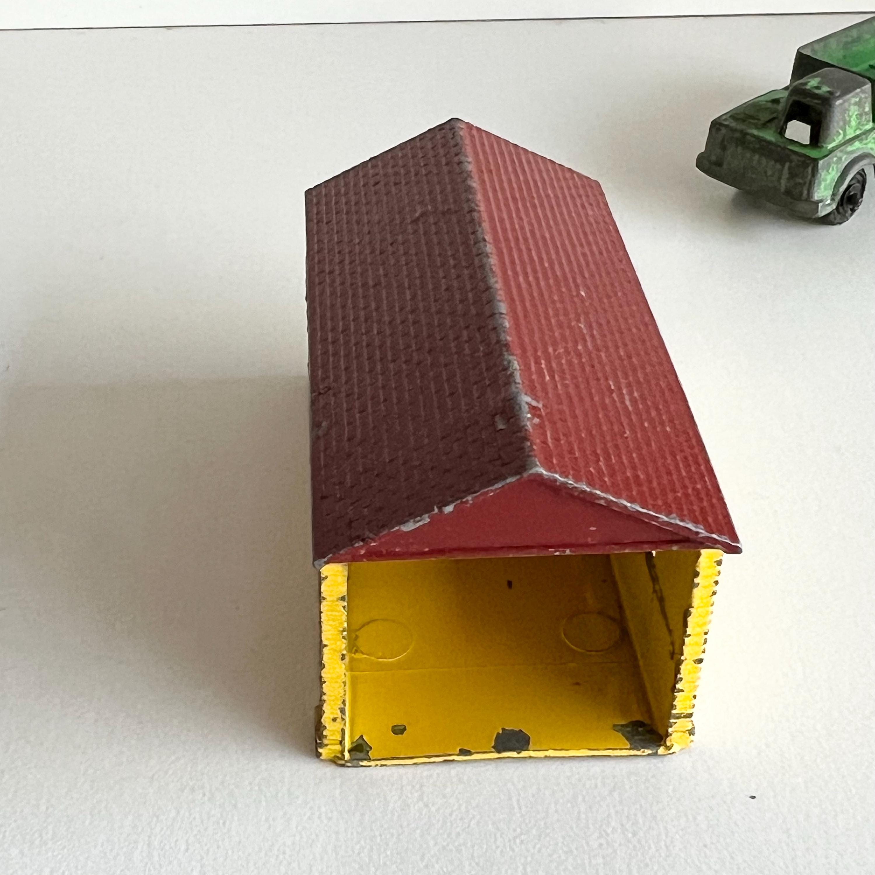 マッチボックス　レズニー　No.3 ガレージ Vintage Matchbox Lesney Garage: 1960s Die Cast Accessory Pack No 3