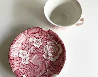バーレイ ビクトリアン チンツ カップ＆ソーサー：赤と白の花柄転写