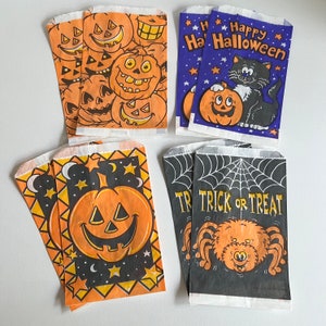 8 Vintage Halloween Treat Bags, Small Paper Bags, Fun World, 2 of 4 designs, Jack-o-lantern, Black Cat, Spider, Pumpkin, New Old Stock, NOS