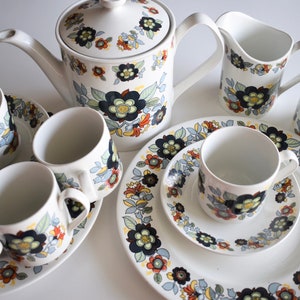 Johnson Bros Ironstone Snowhite Summer Splendor, Mid Century Ironstone, Cheerful Blue and Red Flowers, Made in England