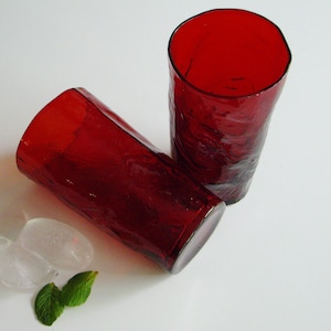 Roter Glasbecher, Morgantown Crinkle, Vintage Barware, 5 Zoll, 11 oz, Ruby, Crinkleware, Sammlerstück, 2er Set, Made in den USA