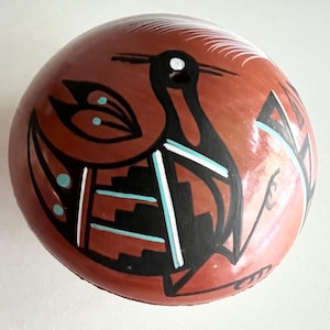 ヴィンテージのネイティブアメリカン陶器の種まきポット、鳥の絵が手描き、M・チナナのサイン入り、ニューメキシコ州ジェメス・プエブロ