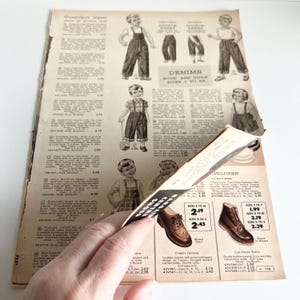 Section originale du catalogue Simpson Sears Canada de 1953, vêtements pour enfants, chaussures, vêtements pour bébés, travaux manuels sur papier, journal indésirable, 15 pages