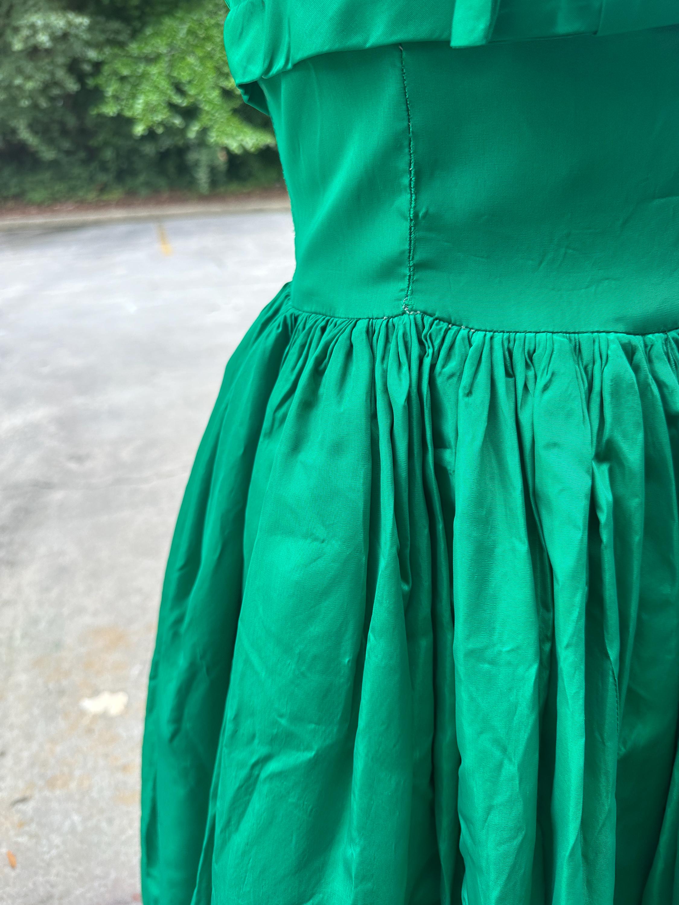 50's Emerald Green Vintage Dress With a Bow- Size Xs