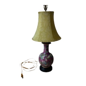Vintage Chinoiserie Asian Lamp With Brass Finial