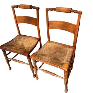 1970s Pair of Wooden Rush Seating Hitchcock Chairs