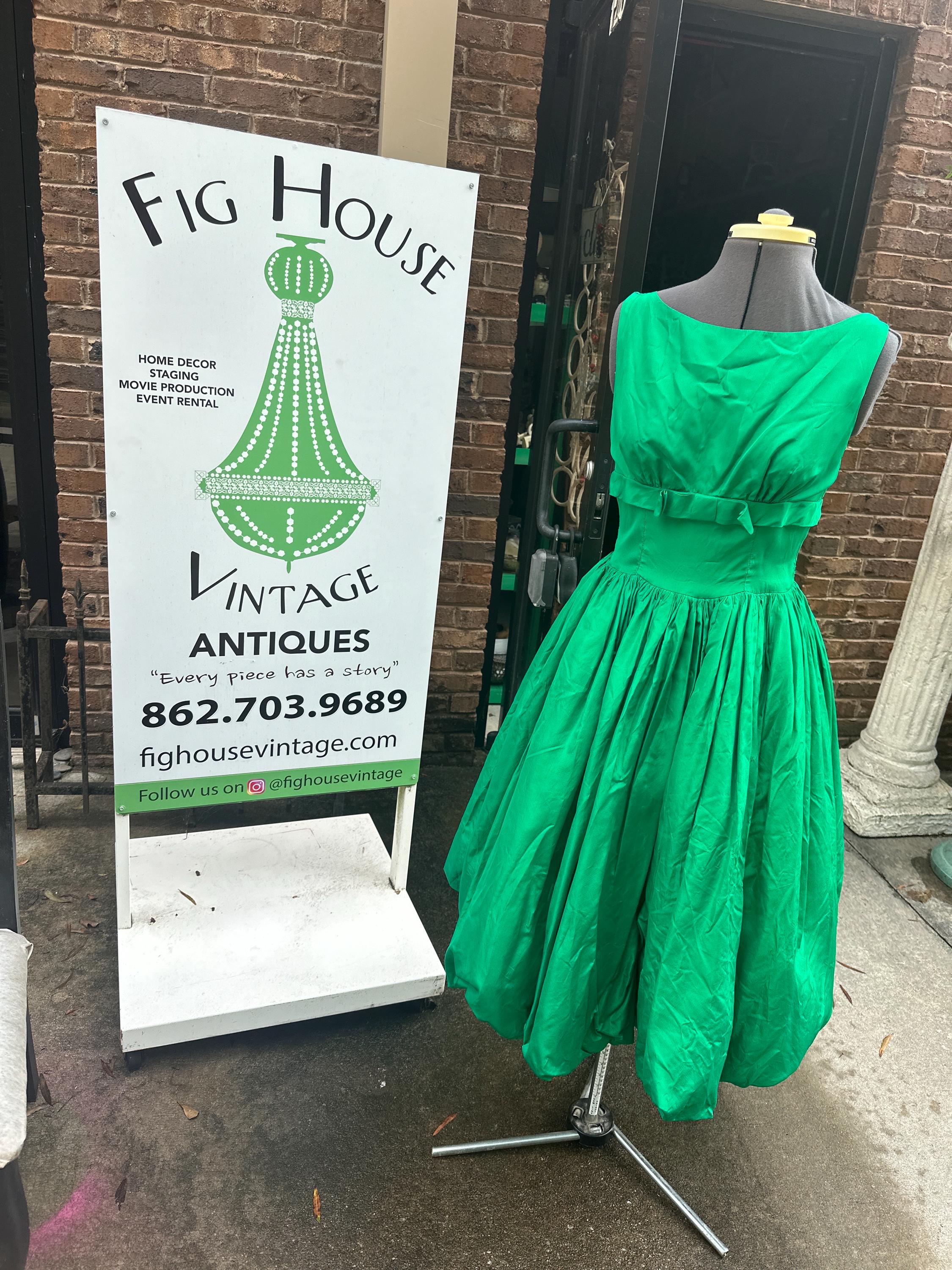 50's Emerald Green Vintage Dress With a Bow- Size Xs 50's Emerald Green Vintage Dress With a Bow- Size Xs