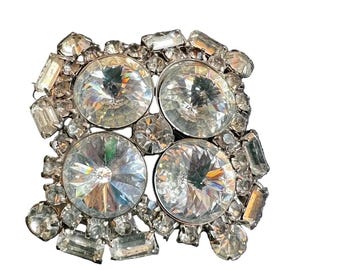Small Diamond Cluster Brooch Pin