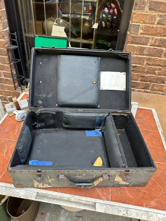 Vintage Black and Silver Stackable Suitcases - image 10