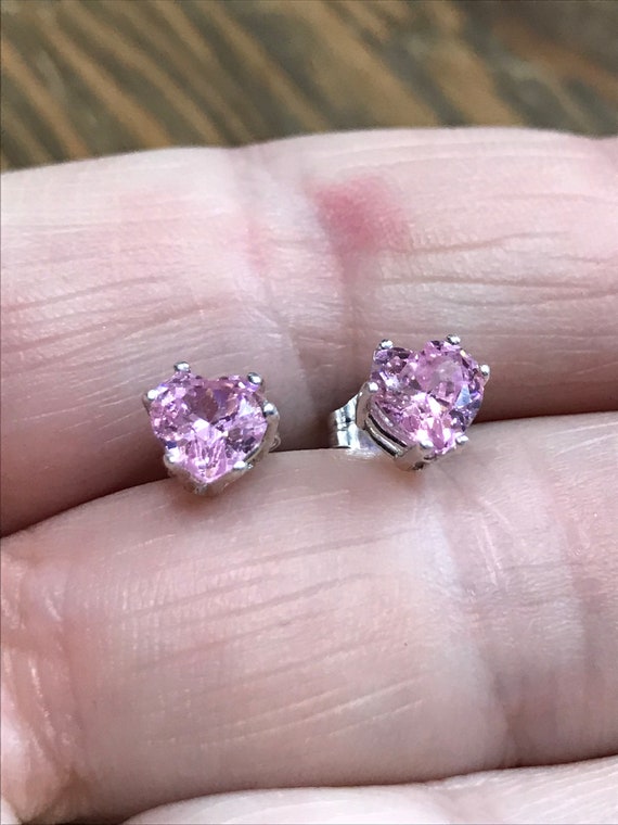 人工ピンクハートサファイアスタッドピアス - Etsy 日本