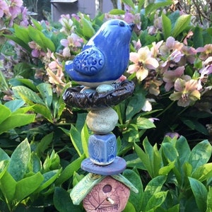 Blue Bird on a Nest Garden Totem, Gifts for Gardeners, Gift for Mother's  Day, Birthday Gift for Mom, Gift for Mom, Garden Pottery 