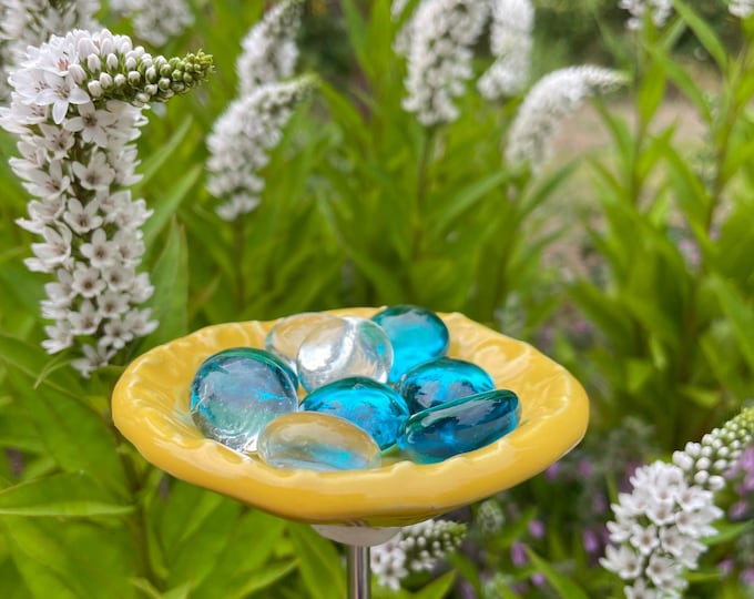 Bee Watering Station: Garden Hydration Cup with Glass Beads
